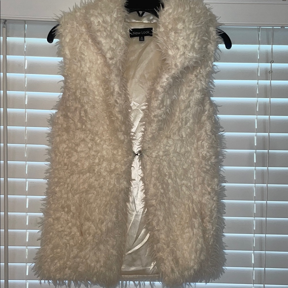 Women's Off White/Cream Fuzzy Hooded Vest